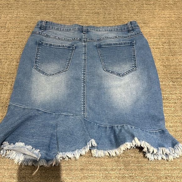 Denim skirt - Picture 2 of 2